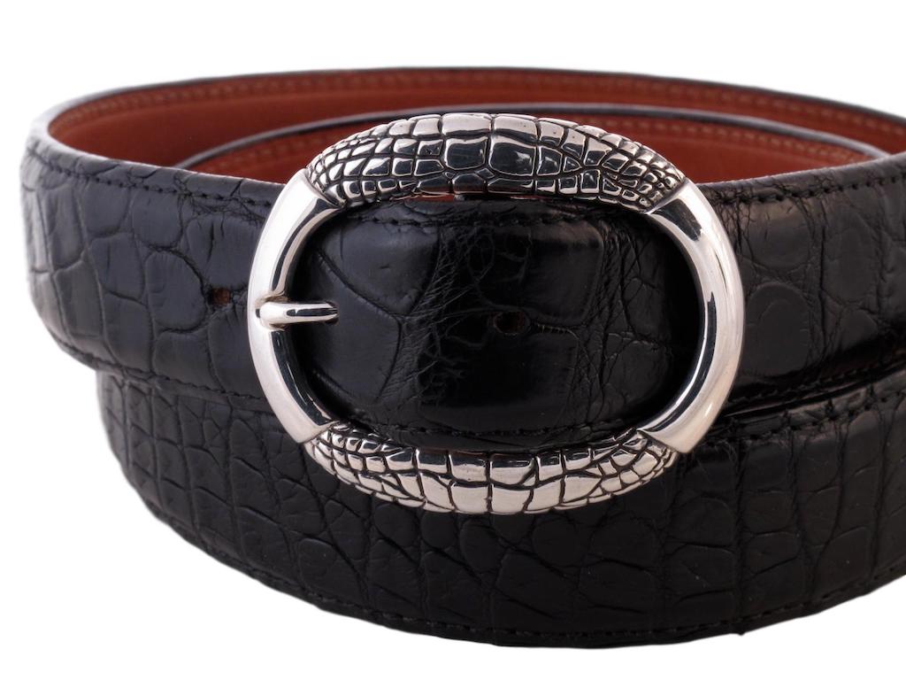 the Oval Centre Bar buckle featuring Alligatoe belly skin patter carved into two sides to set off the high polished ends. Fits 1.25" straps.