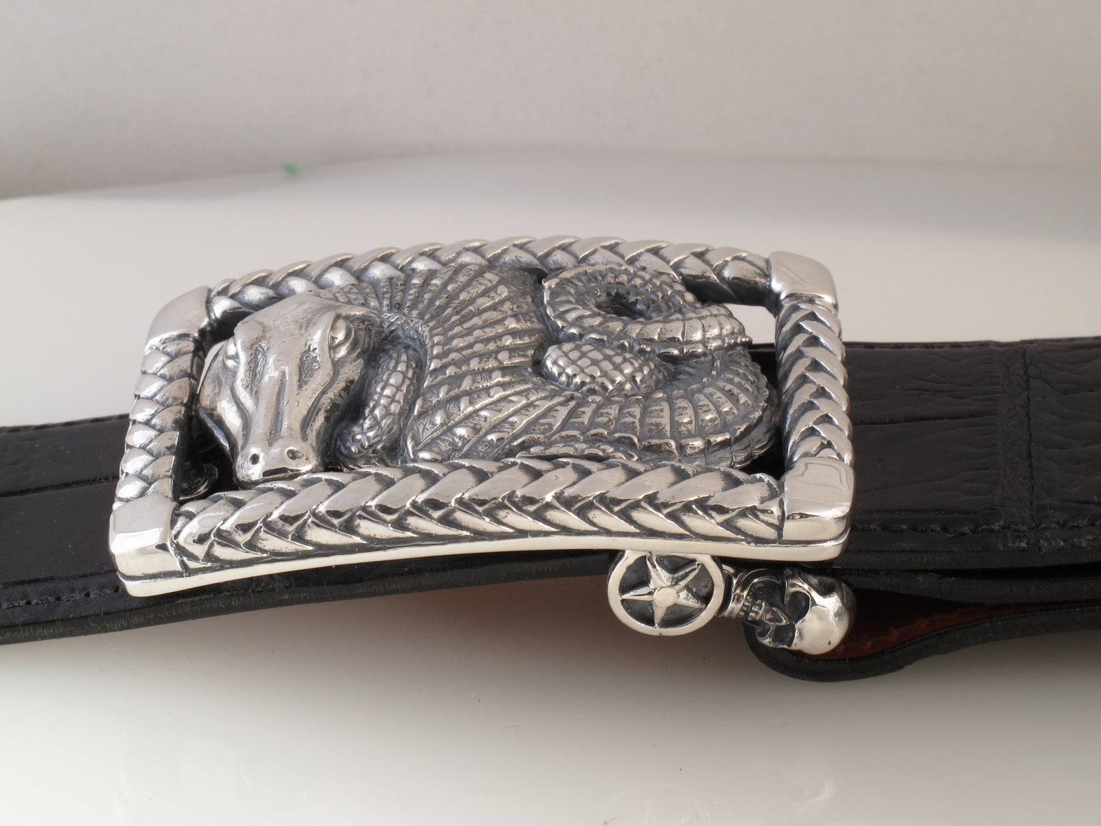 Alligator in Braided Frame trophy buckle