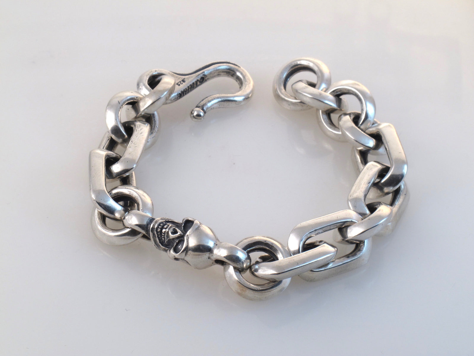 #DB-15 Small Single Skull Chunky Link Bracelet