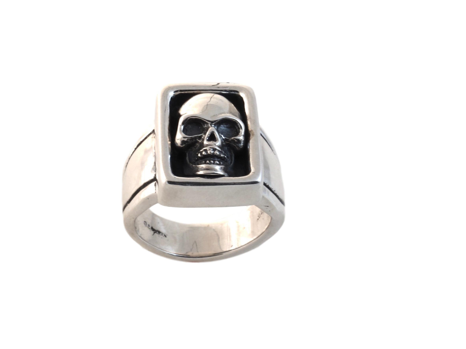 "#DR - 17 Large Boxed Skull Ring sterling, top view."