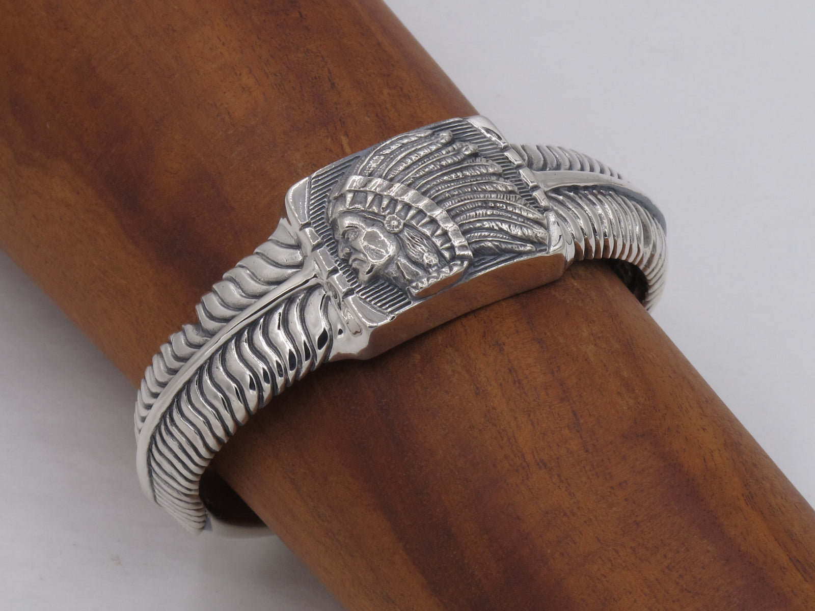 #DB-19 Big Chief Feather Cuff, Sterling